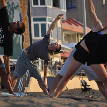 Surf House Gran Canaria بيت شباب لاس بالماس دي غران كاناريا